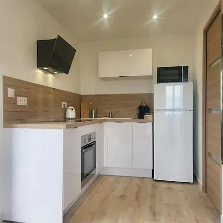 Bien Situe Entre Mer Et Montage Appartement
